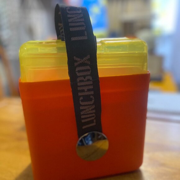 26- (3some) Snappy Canadian,You Cannot Contain Her.Oots A Souper Box She Has. - Picture 7 of 15